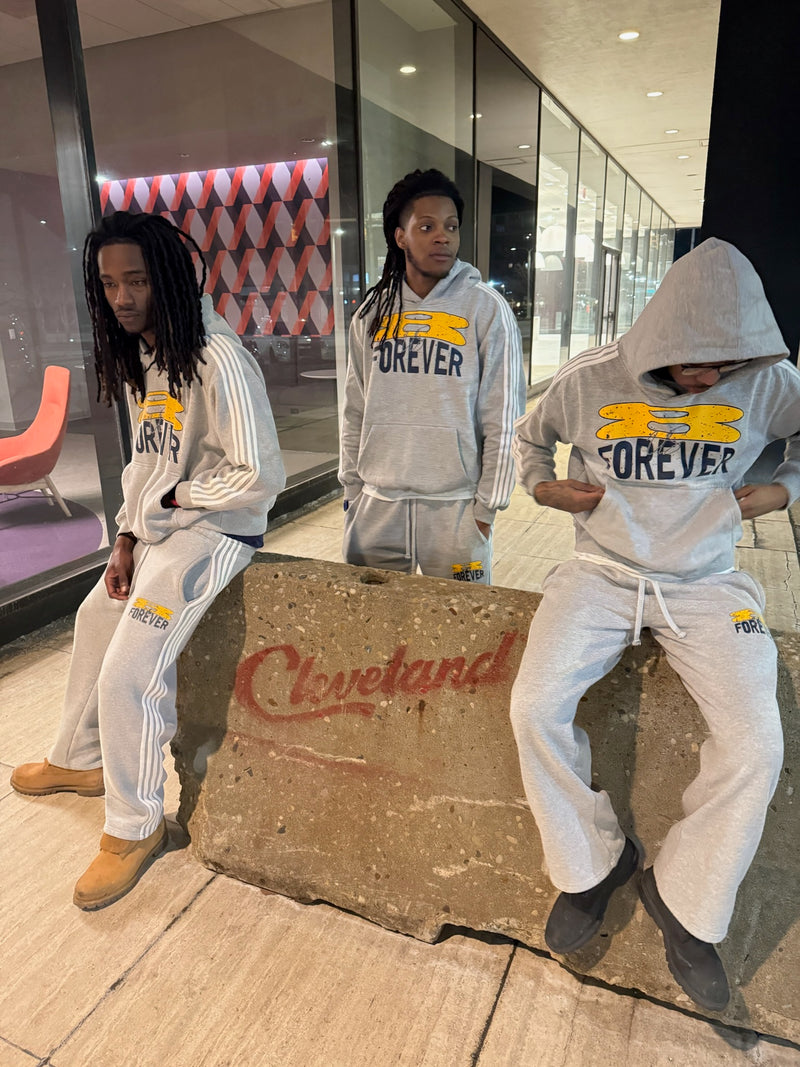 8 FOREVER Everyday Sweatsuit